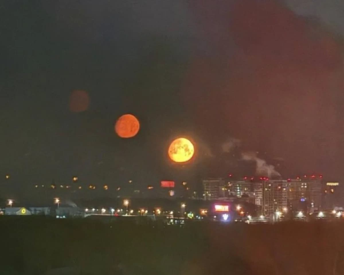 Παρασελήνη στη Μόσχα: Σπάνιο Φαινόμενο με Τρία Φεγγάρια