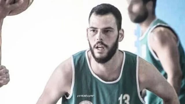 Стилида: Скорбь по поводу смерти баскетболиста Панайотиса Крециса