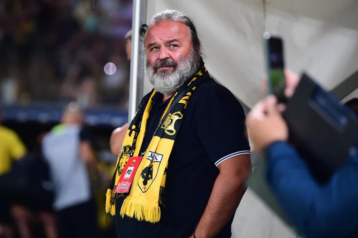 AEK Atenas: Quejas sobre Makkelie, Clattenburg, Olympiacos y Nottingham Forest