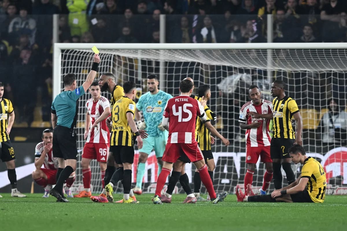 Makkelie arbitrará otro derbi: Designado para el Alkmaar - Ajax