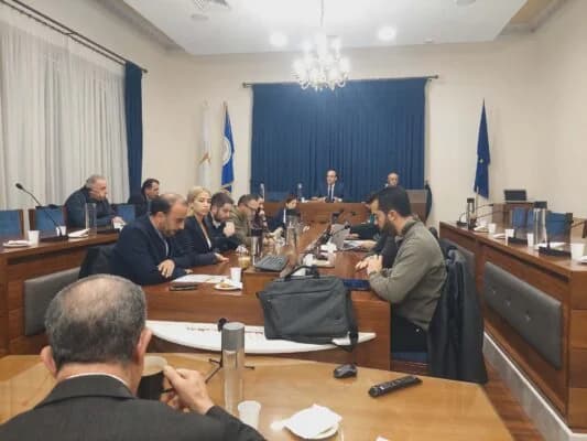 Διακόπηκε η συνεδρίαση του ΔΣ Πάφου μετά την αποχώρηση του ΑΚΕΛ