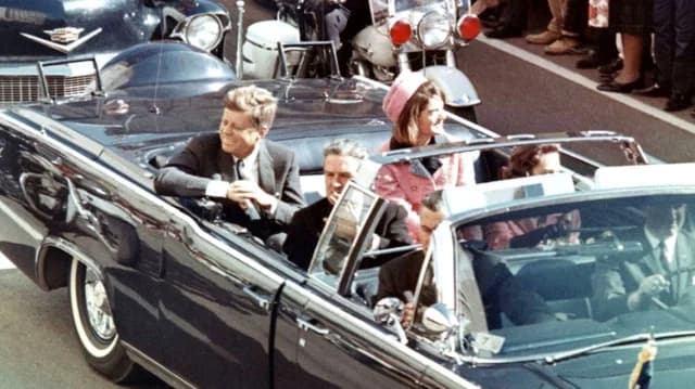 Versteckter Film vom Kennedy-Attentat entdeckt: Theorie der zwei Schützen lebt wieder auf