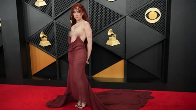 Chappell Roan responde a las críticas por su atuendo en los Grammy