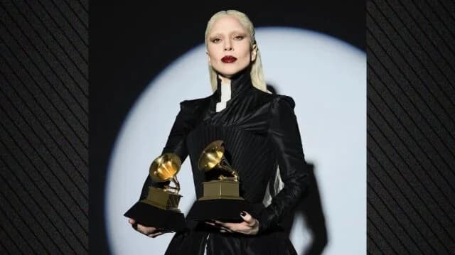 Lady Gaga posa con los premios Grammy: 'Una bendición ser honrada por la comunidad musical'