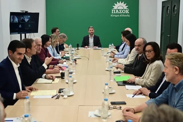 ΠΑΣΟΚ: Συμμετοχή στον διάλογο για το Εθνικό Απολυτήριο με προτάσεις