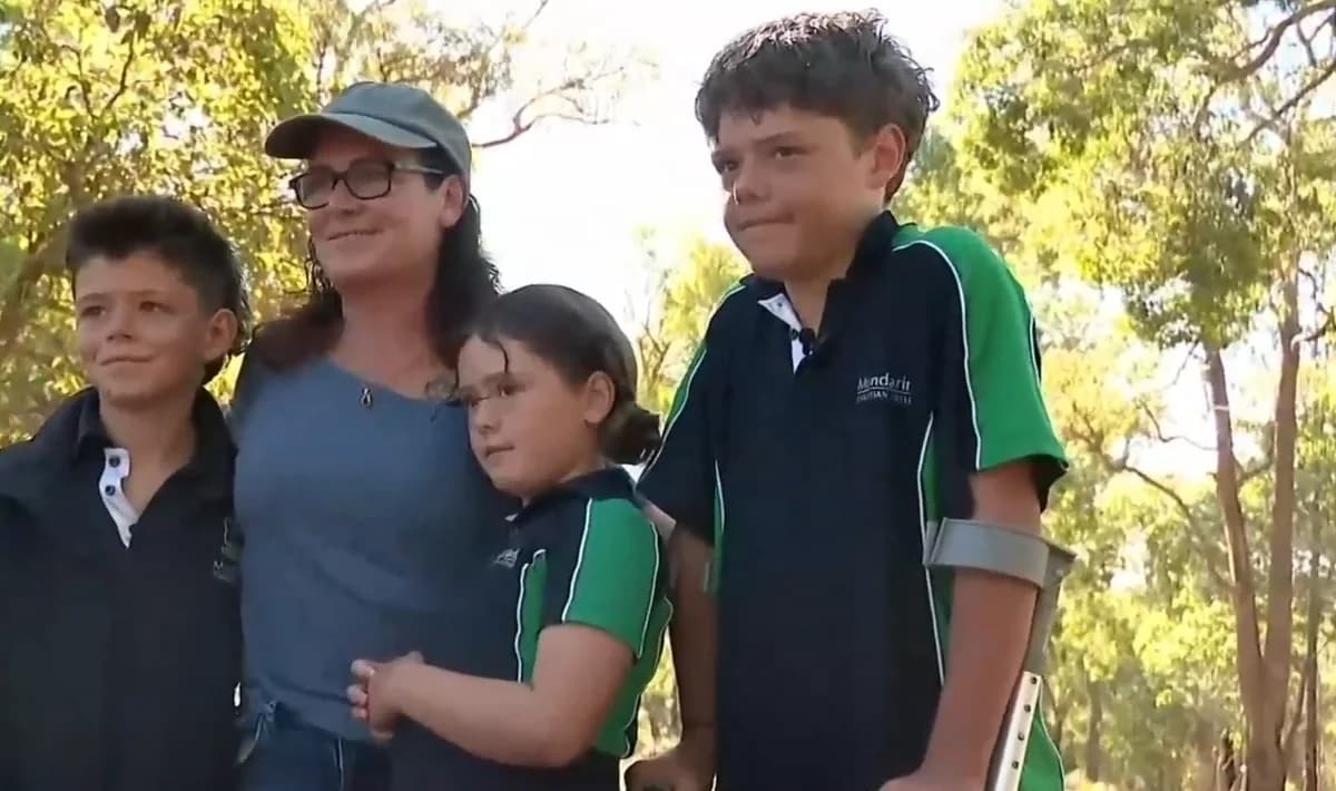 Australia: Niño de 13 años nada 4 horas para salvar a su familia