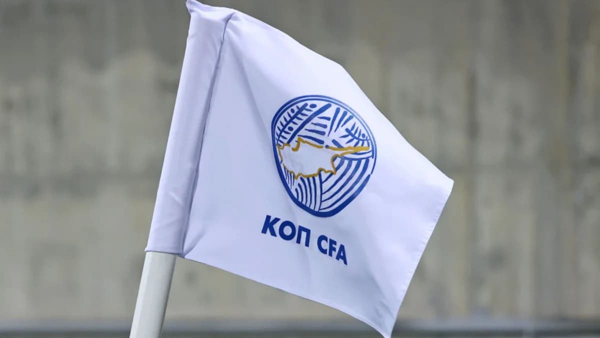 Γ. Κούμας στο εξωτερικό, αντεπίθεση Τριανταφυλλίδη