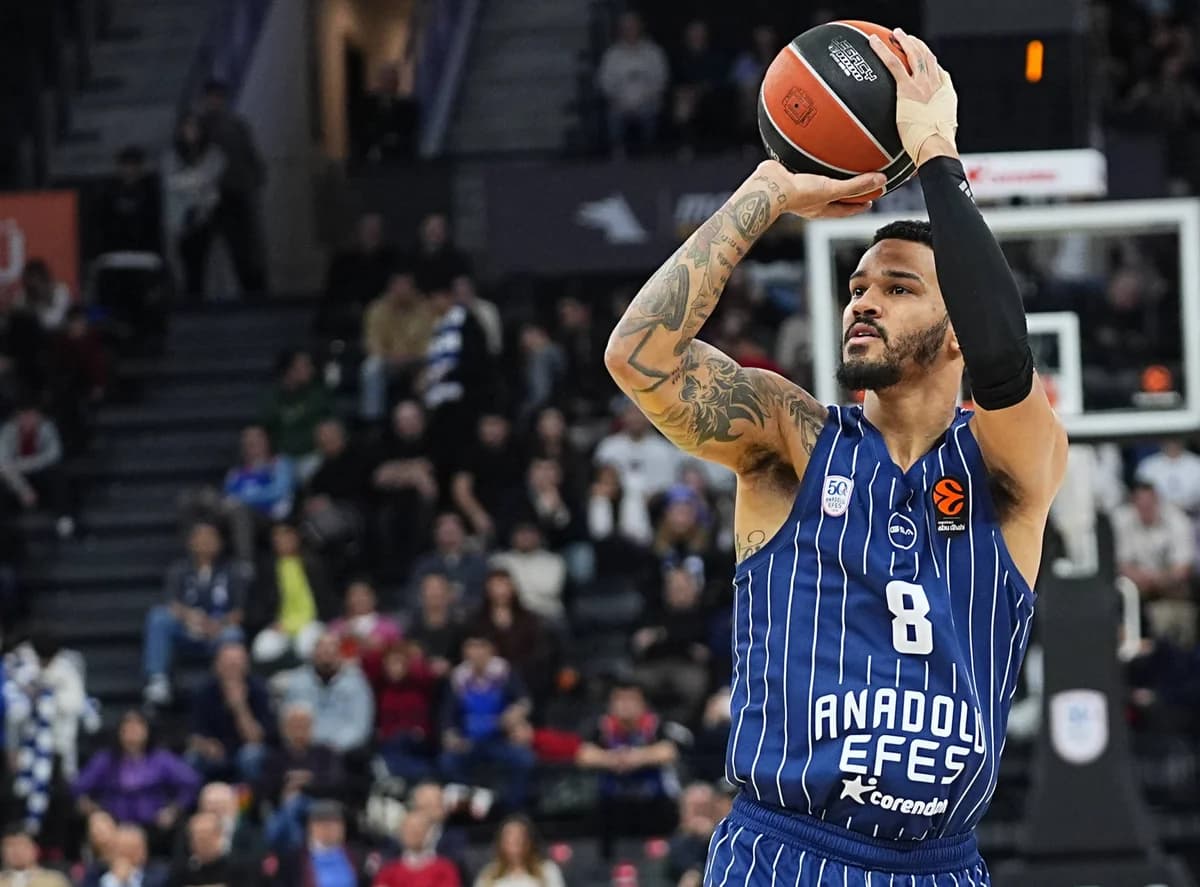 Efes Bounces Back with Second Straight EuroLeague Win, 92-82 over Zalgiris