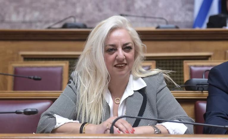 Στρατινάκη: Οι υπουργοί Εργασίας της ΝΔ είχαν την ευθύνη για τα κονδύλια