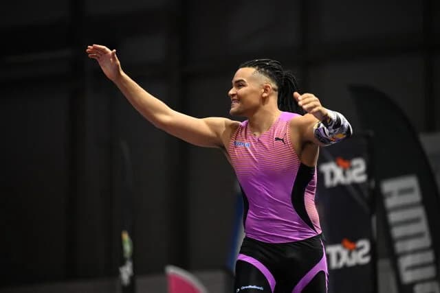Emmanouil Karalis Wins at «Fly Athens» with 5.90m Jump