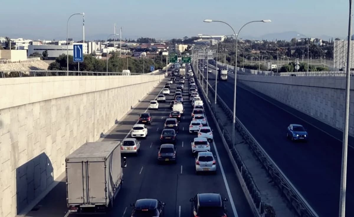 Λευκωσία: Φορτηγό προσέκρουσε σε περιπολικό – Τραυματίες στο νοσοκομείο