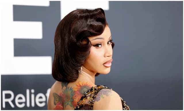 Cardi B упала во время танца с роботом в Сан-Франциско