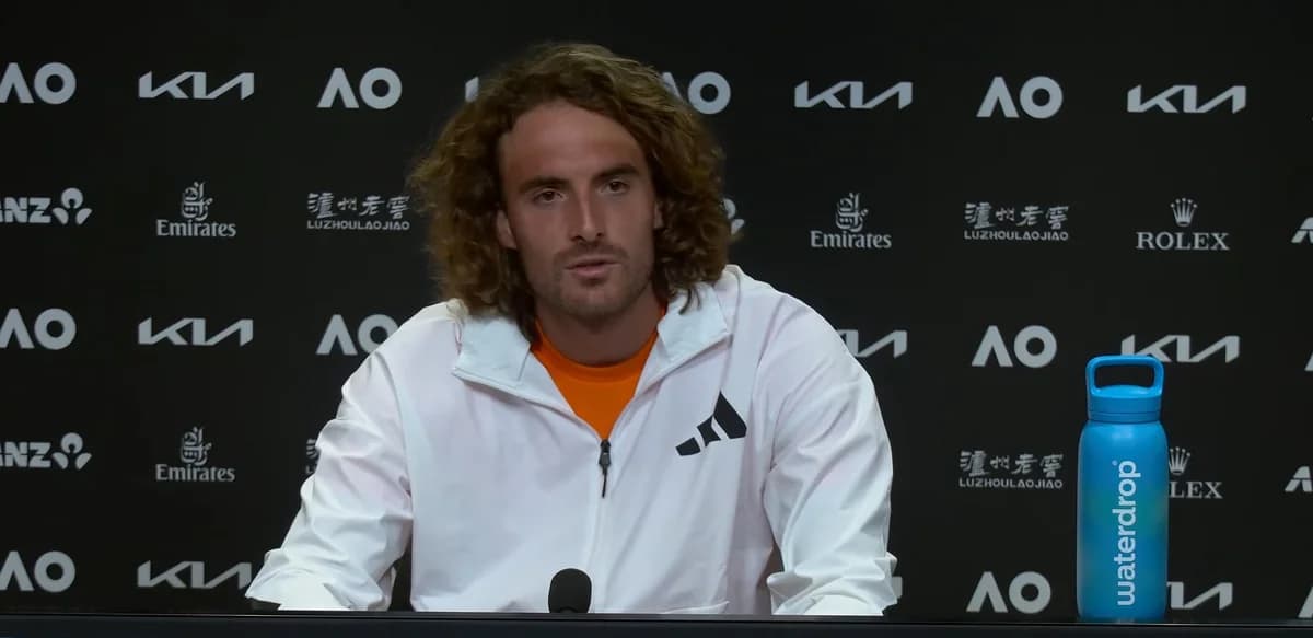 Tsitsipas kritisiert Platzqualität beim Davis Cup