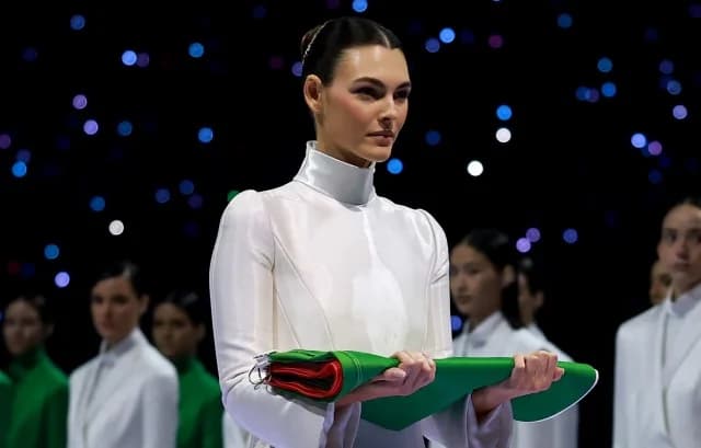Подруга Ди Каприо понесет итальянский флаг на зимних Олимпийских играх 2026 года