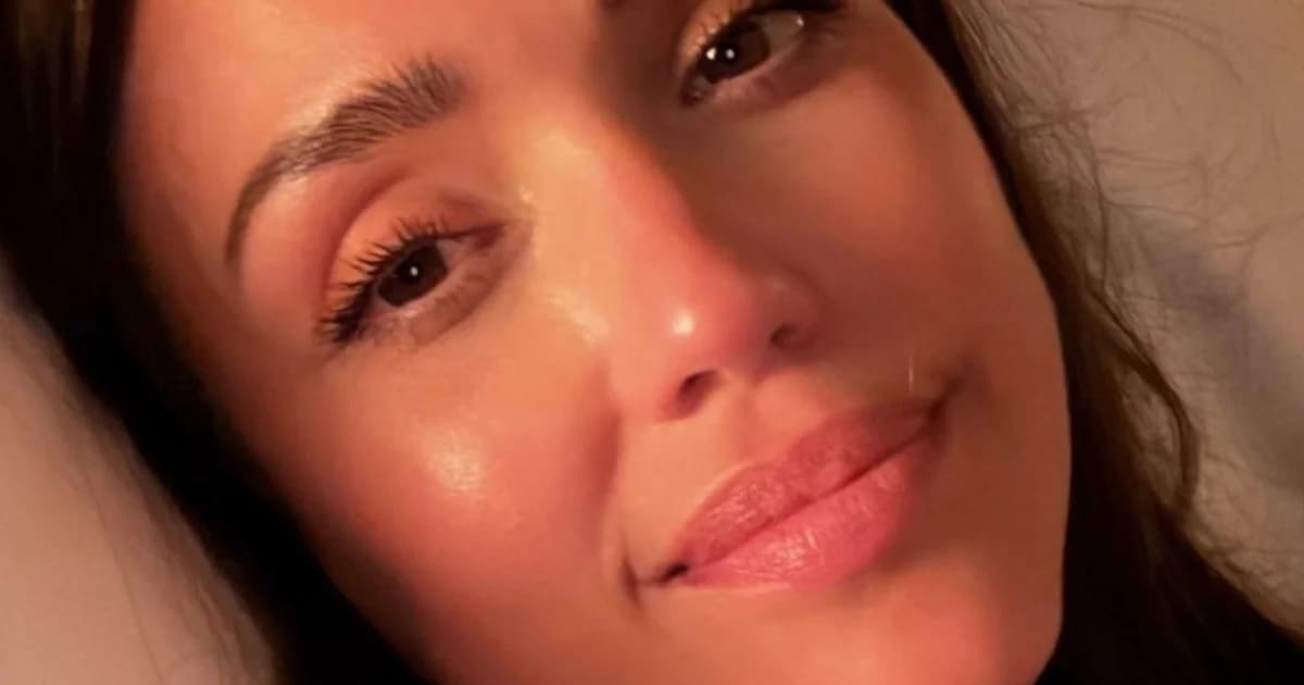 Jessica Albas Lip-Combo beim Super Bowl 2026