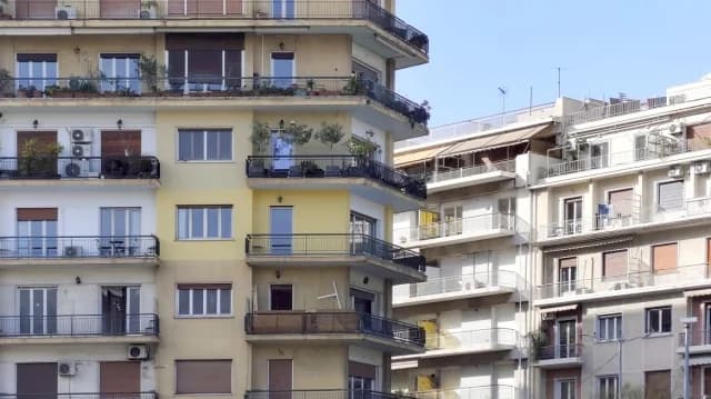 Real Estate Market Shift in Attica: Piraeus and Peristeri in the Spotlight
