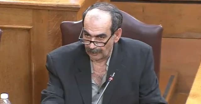G. Xylouris („Frappes“) wird wegen Ungehorsams im OPEKEPE-Fall vor Gericht gestellt