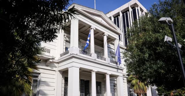 Grecia: Apoyo a Ucrania y deseo de restablecer relaciones con Rusia