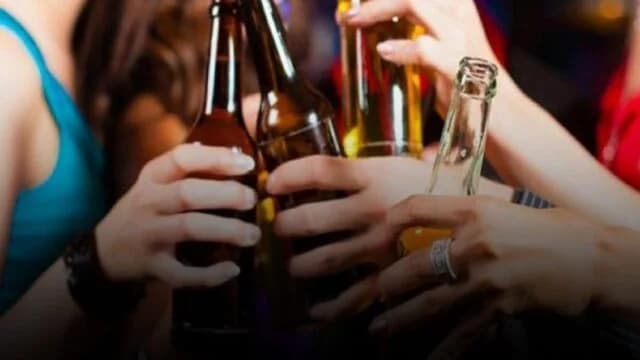 Эвия: 15-летний подросток госпитализирован из-за отравления алкоголем, произведены аресты