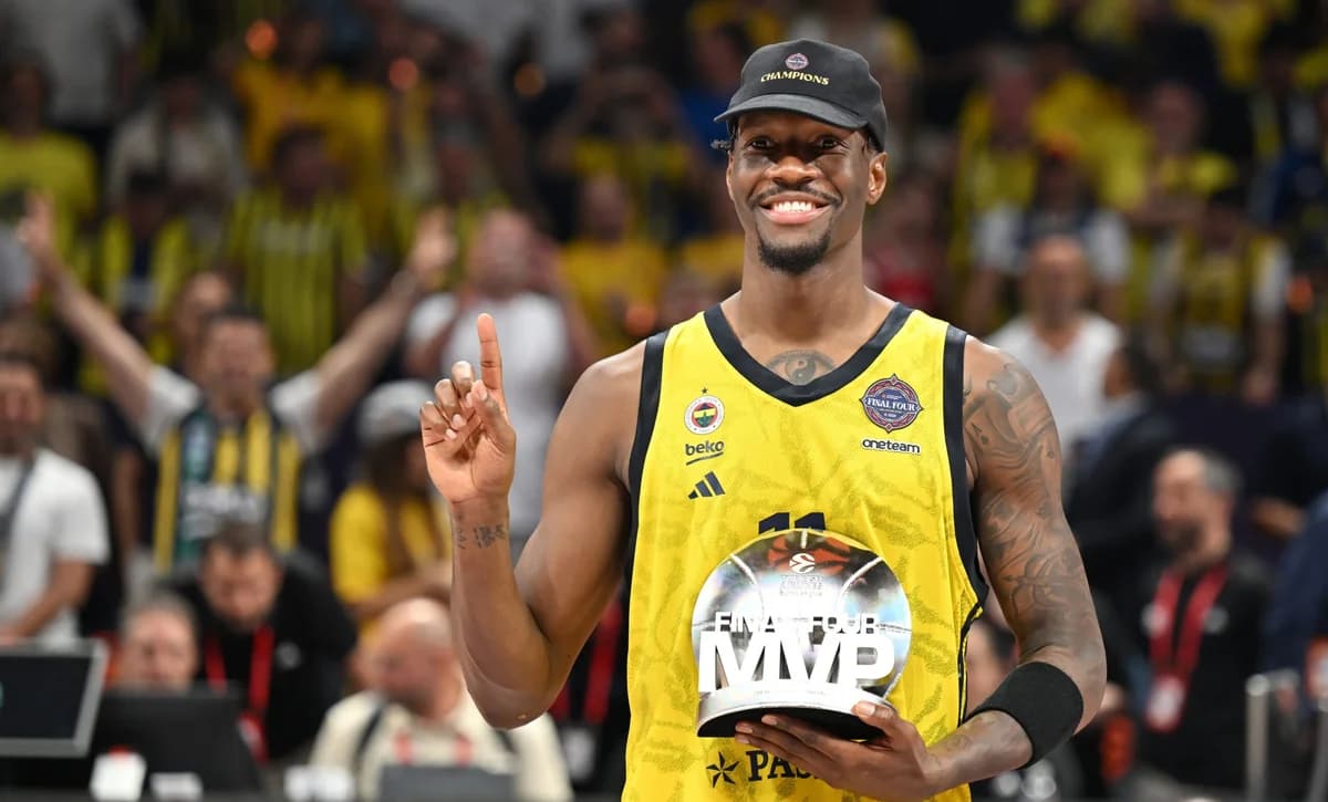 Panathinaikos Announces Nigel Hayes-Davis Signing