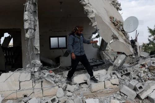 Israelische Siedler greifen Dorf im Westjordanland an