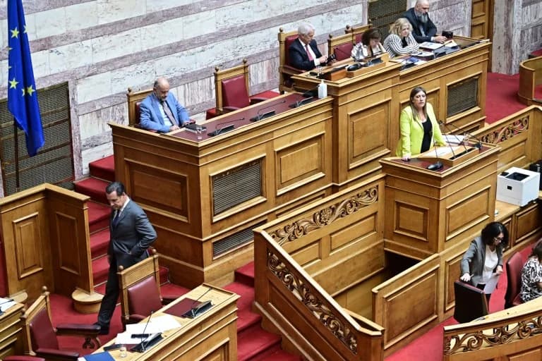 Disputa Konstantopoulou-Georgiadis: Carta a Chrysochoidis exigiendo dimisión