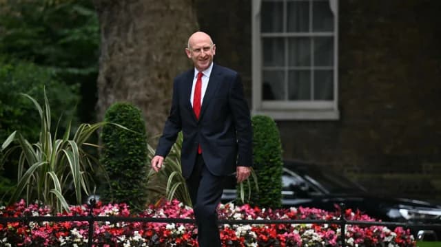 Великобритания обещает выделить Украине 35 миллиардов долларов