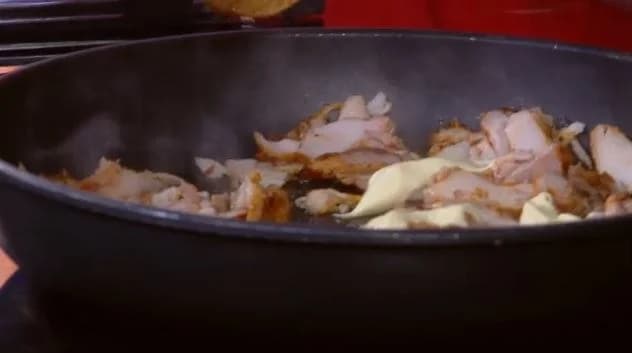 食谱：Dimitris Skarmoutsos 的鸡肉烤肉卷饼