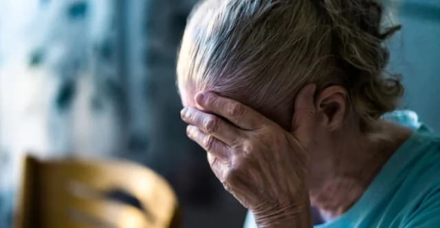 Άνοια: 6 συμπεριφορές στη μέση ηλικία και αυξημένος κίνδυνος