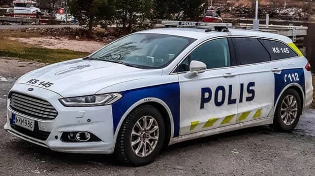 数据泄露丑闻：警察在非工作时间进行检查