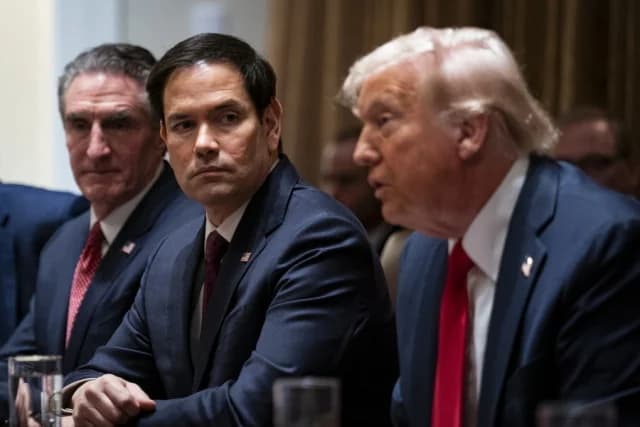 Trump insinúa visita a Venezuela y aprueba empresas petroleras