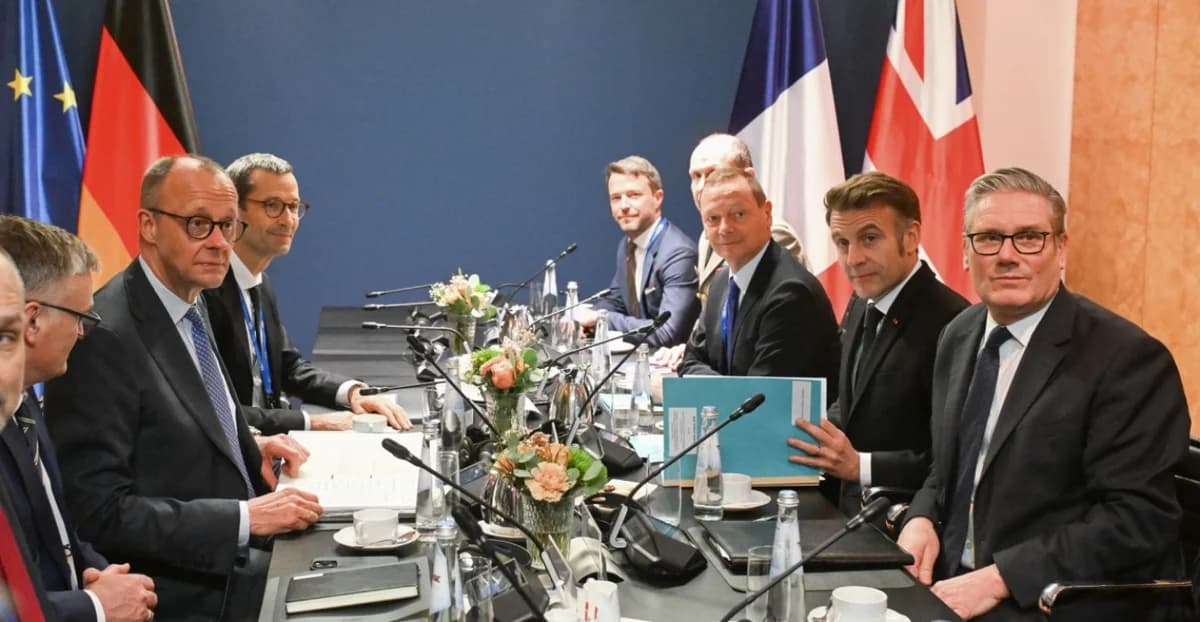 Politico: Η Ευρώπη αυξάνει τις αμυντικές δαπάνες υπό την πίεση Τραμπ