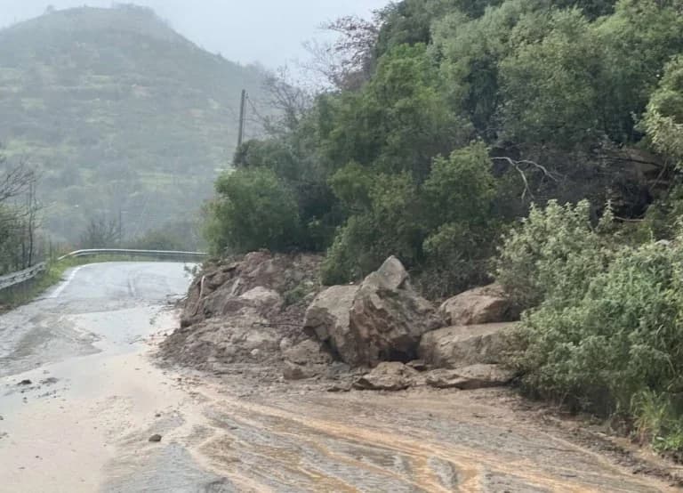 מזג אוויר קשה: שיטפונות ומפולות אדמה באיליה ומסיניה