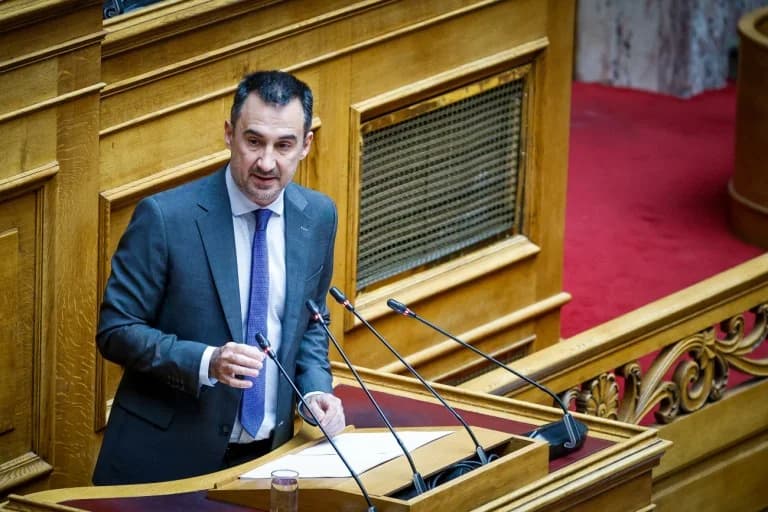 Jaritsis: "El gobierno de Mitsotakis ha convertido el encubrimiento en una ciencia"