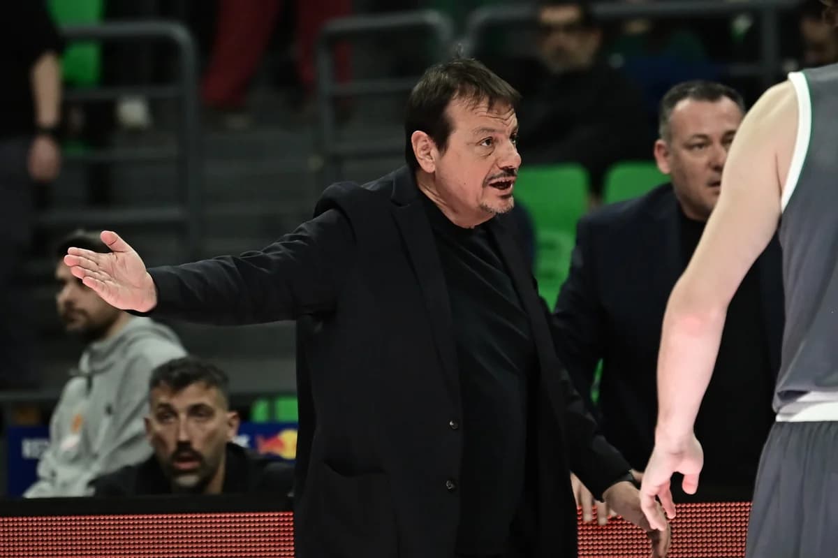 Ataman Regresa en la Segunda Mitad a Pesar de No Sentirse Bien