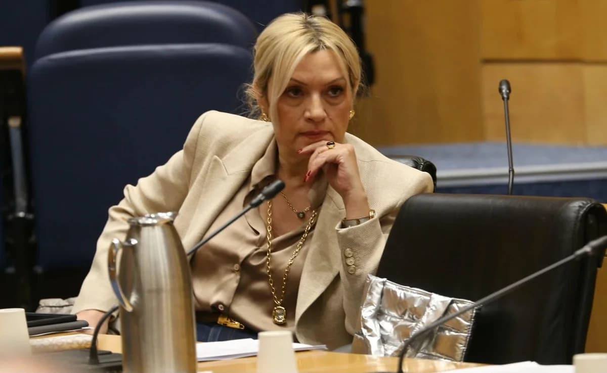Χαραλαμπίδου: Παρέδωσε την Προεδρία της Επιτροπής Ανθρωπίνων Δικαιωμάτων