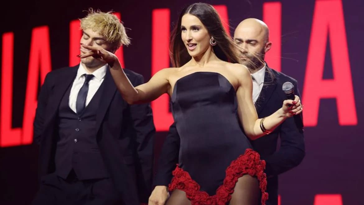Evangelia: «Paréa» Offiziell veröffentlicht