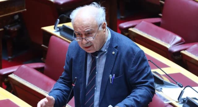 Παρασκευαΐδης: Συνεργασία του ΠΑΣΟΚ ακόμη και με δικτατορικά καθεστώτα;