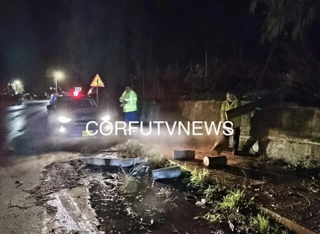 Corfú azotada por vientos huracanados de fuerza 11