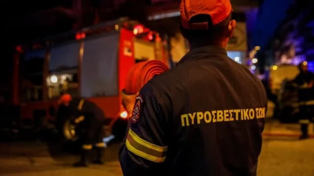 Салоники: Сильный ветер и падение деревьев