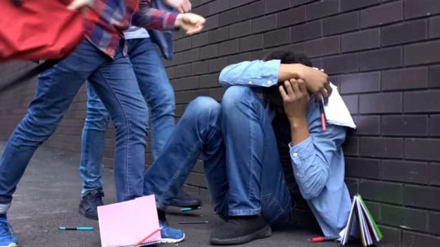 Lefkada: Detenido un joven de 17 años por atacar a estudiantes y a una profesora