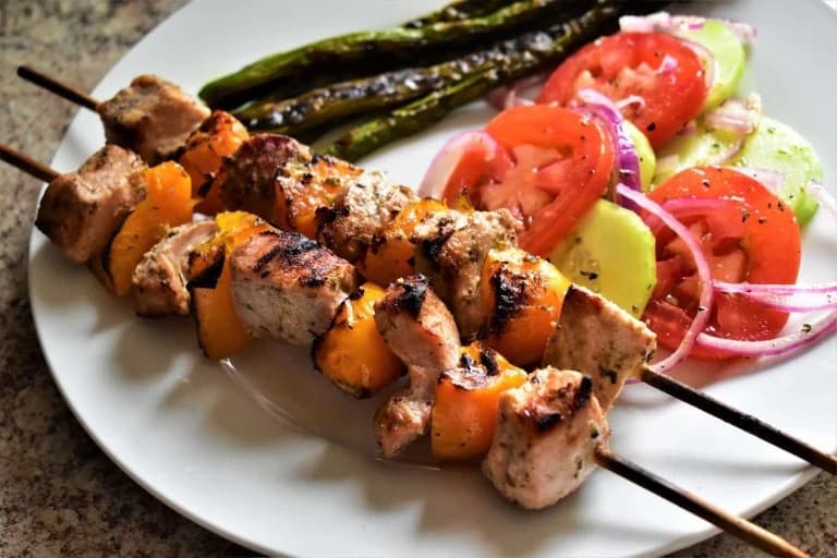 Рецепт: Вкусные шашлычки из говядины с овощами
