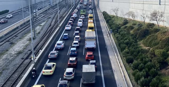 Traffic Accident on Attiki Odos: Lanes Closed After Pentelis Interchange
