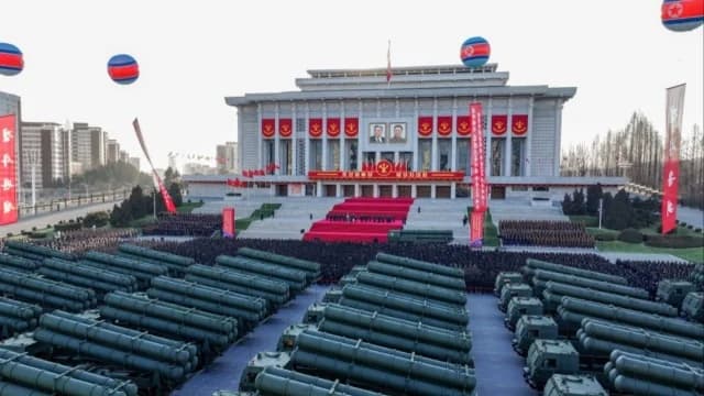 Kim Jong Un Unveils New Nuclear-Capable Multiple Launcher System