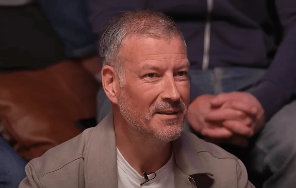 Clattenburg se arrepiente de comentario sobre Vinicius y se disculpa