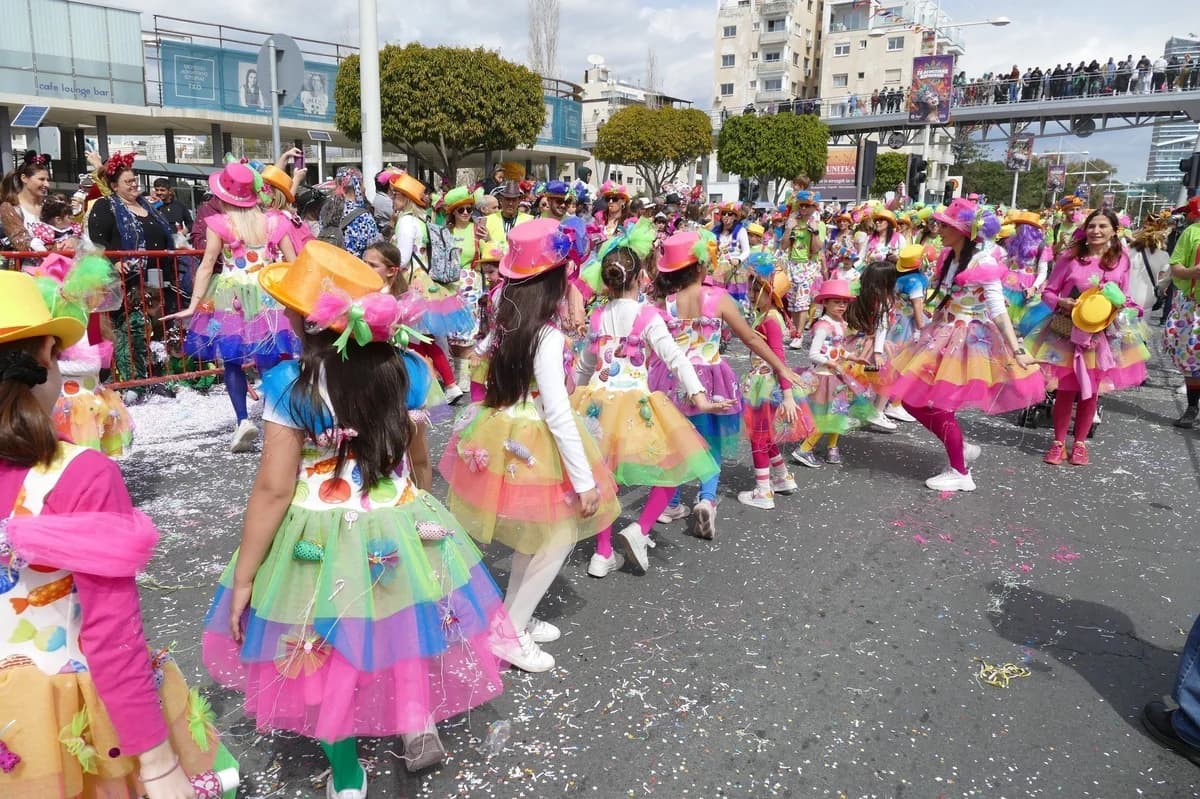 Cierre de calles en Limasol por el desfile de carnaval