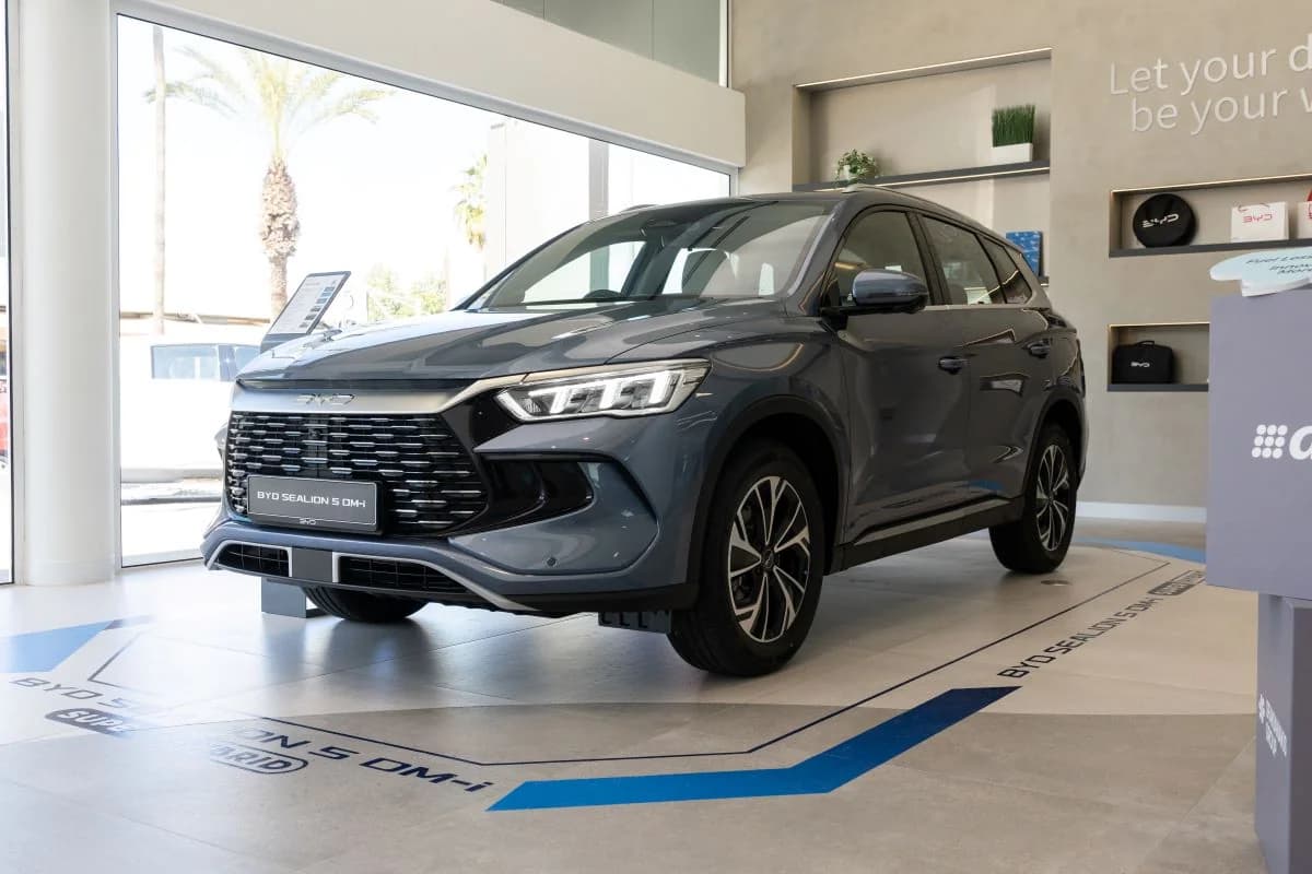 BYD SEALION 5 DM-i החדש נחשף בקפריסין
