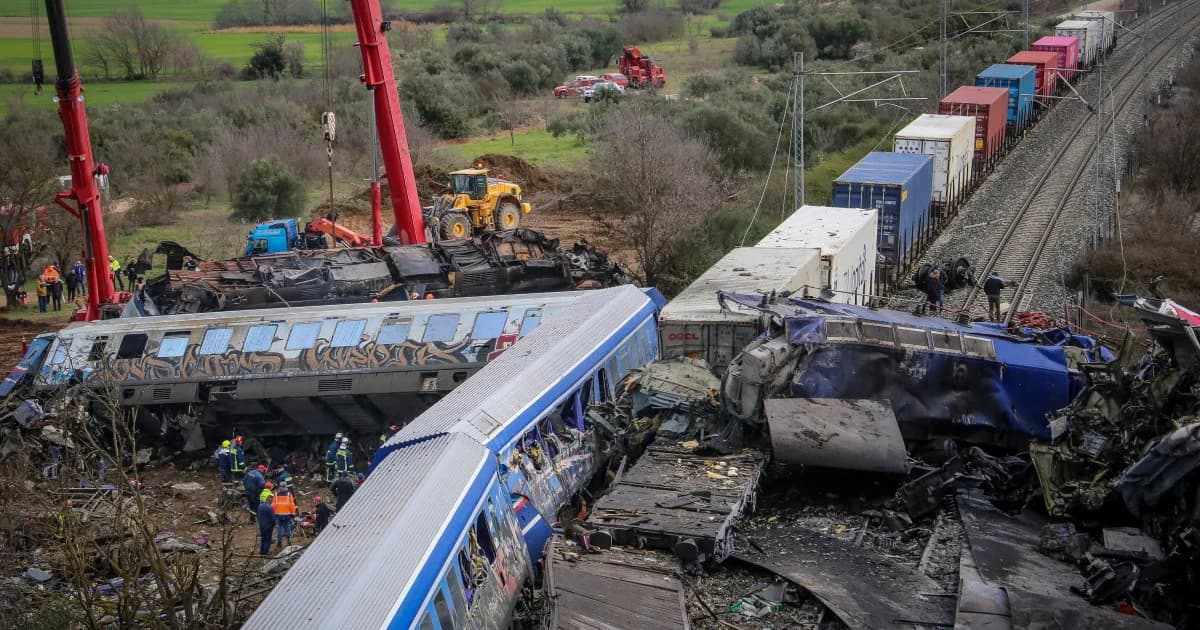 Τέμπη: Εκταφές θυμάτων και νέες νομικές ενέργειες από τις οικογένειες
