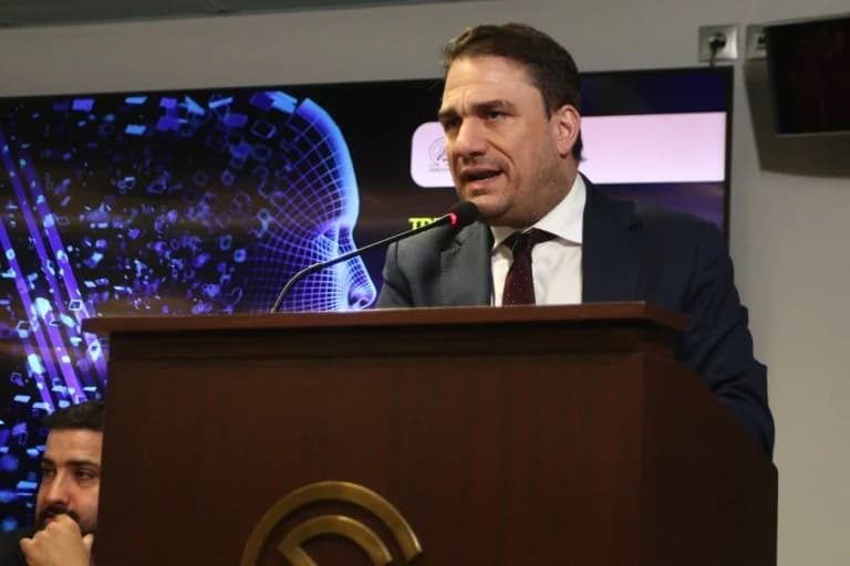 Τσουκαλάς: Ερωτήματα για το καλώδιο Ελλάδας-Κύπρου