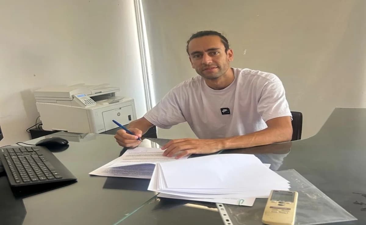 Олимпиакос: Продлевает сотрудничество с Маркосом Хараламбусом